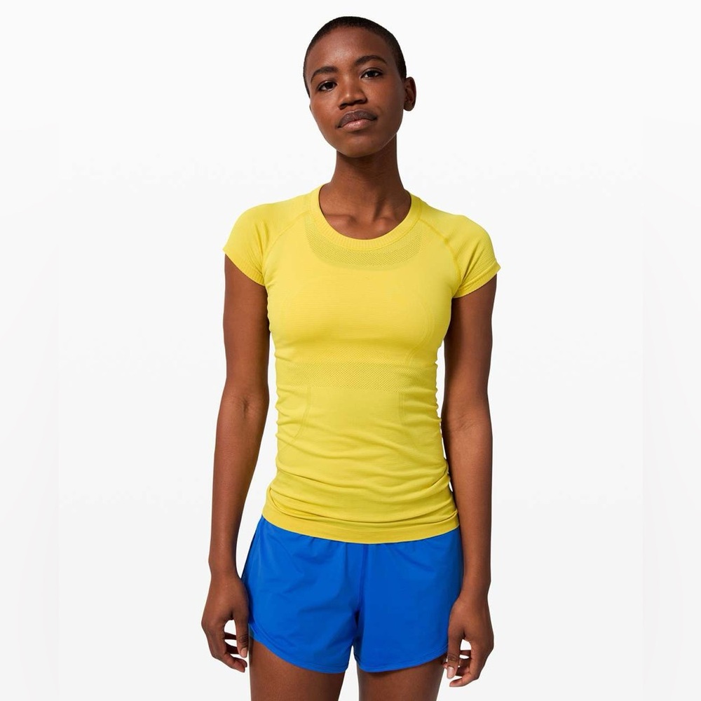 Lululemon Swiftly Tech Short Sleeve Crew Size 6 in pale yellow